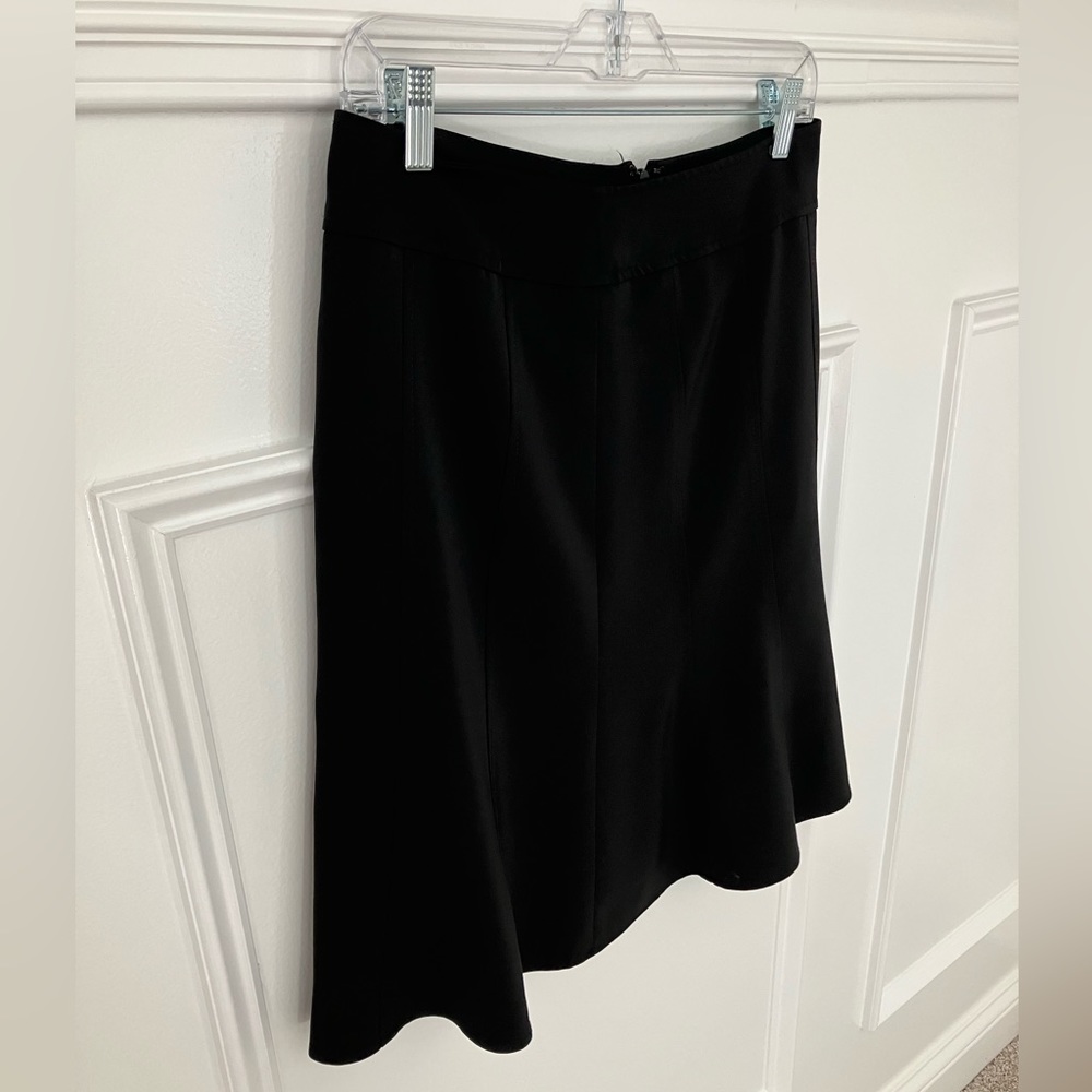 Black knee-length pleated skirt 4P